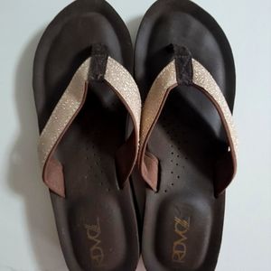 Brown Flip Flops W/ Sparkle Size 10